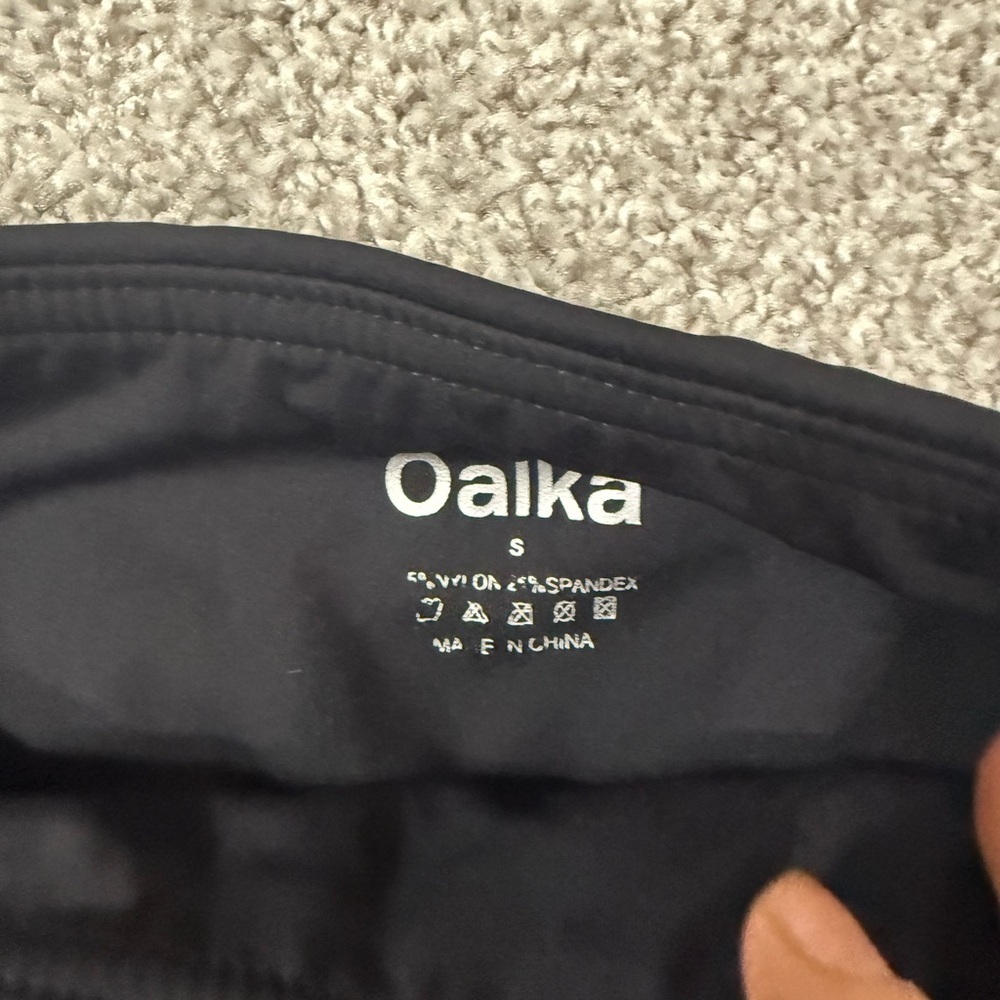Black Oalka High-Waisted Biker Shorts with pockets – Women’s Small - Picture 3 of 6